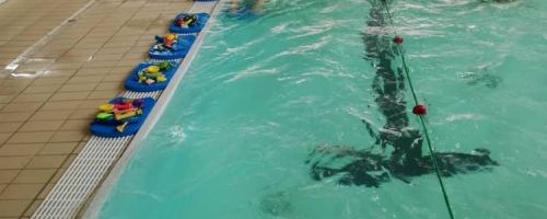 Świtlica wakacyjna- lekcje nauki pływania